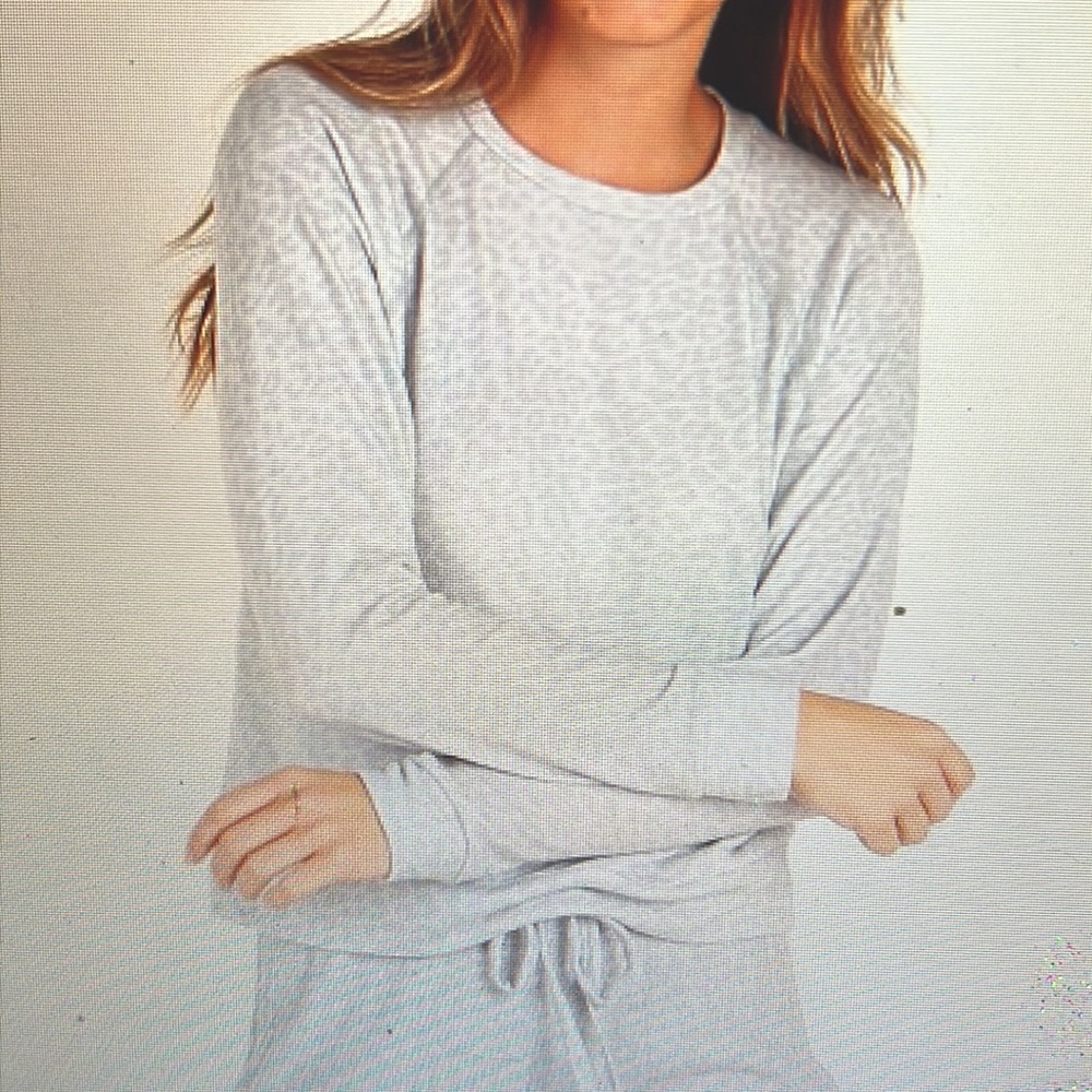 Brand new Beyond Yoga pullover